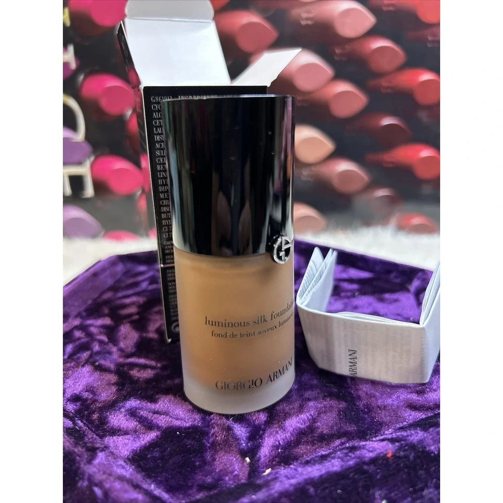 Giorgio Armani Luminous Silk Foundation  1oz/30ml New With Box —11.75‎ Shade